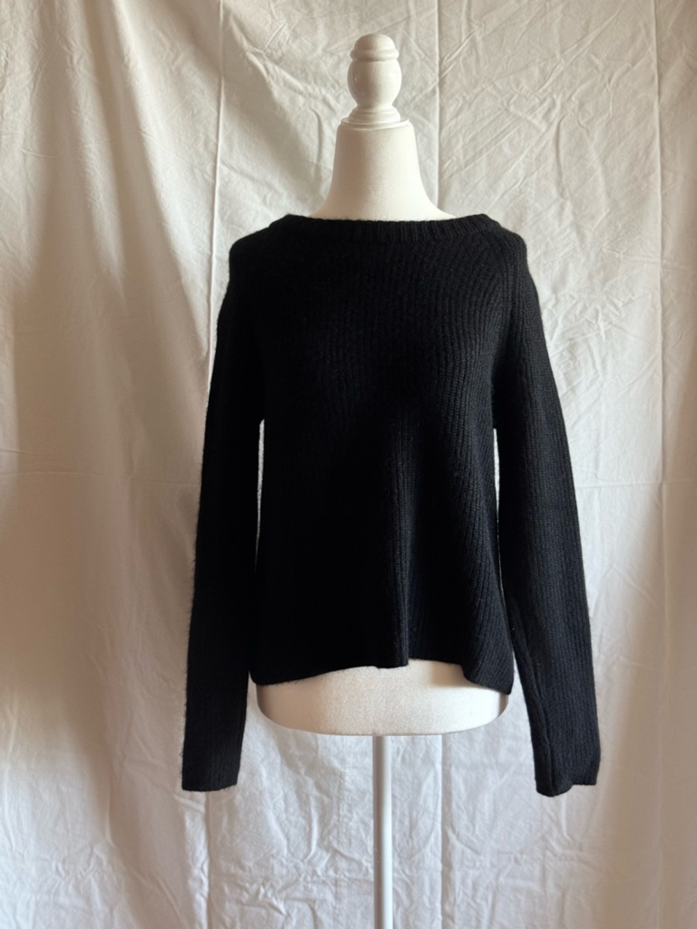 Jenni Kayne Black Scoop Neck Knit Sweater Cashmere